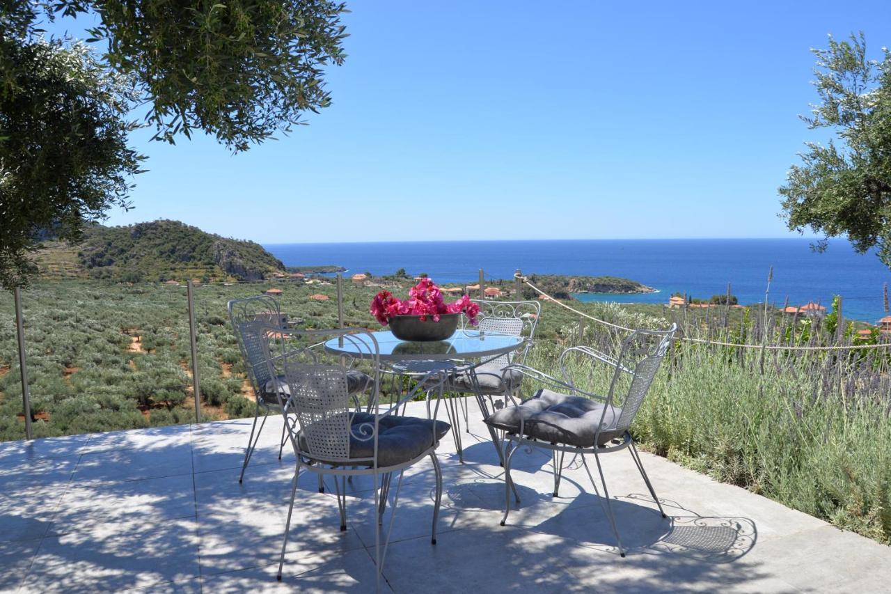 Villa Athina'S Stone House In Kardhamili Exterior foto